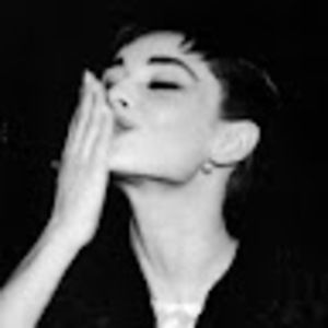 Meet your Posher, Cassandra